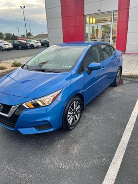 Blue 2021 Nissan Versa 1.6 SV