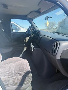 White 1998 Dodge Ram Van B3500 Maxi Van