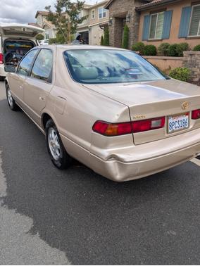 Gold 1999 Toyota Camry LE