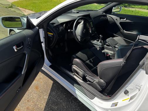 2015 Hyundai Genesis Coupe 3.8 R-Spec