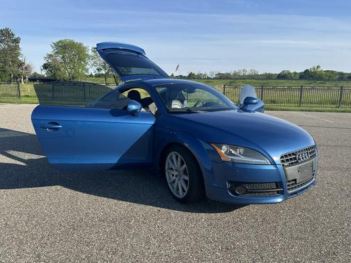 Blue 2009 Audi TT 2.0T quattro