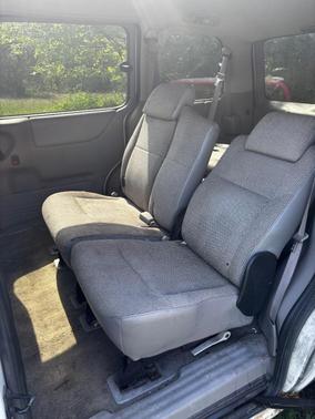 White 2004 Chevrolet Venture Plus