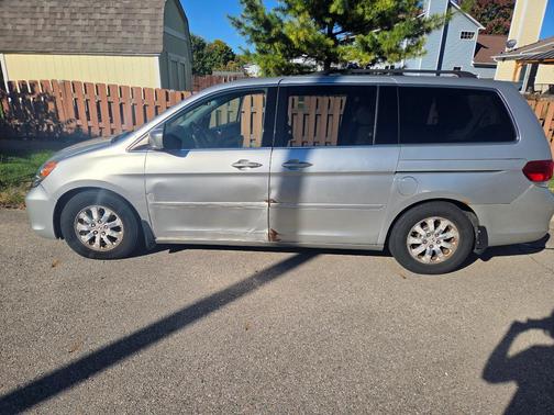 Silver 2009 Honda Odyssey EX