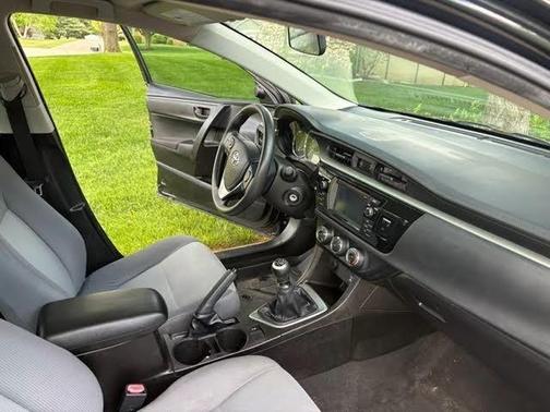 Black 2016 Toyota Corolla L