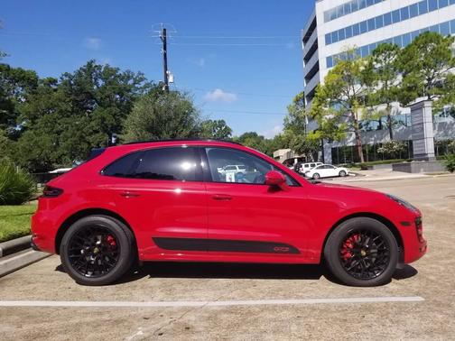 Red 2017 Porsche Macan Macan GTS