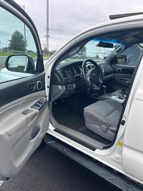 White 2015 Toyota Tacoma PreRunner