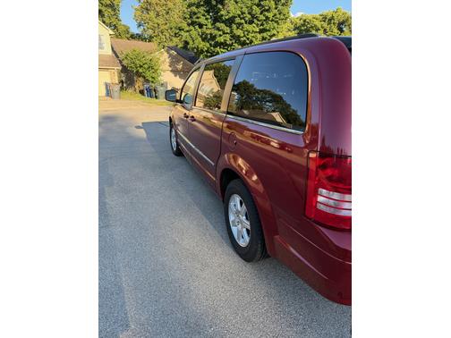 2010 Chrysler Town & Country Touring