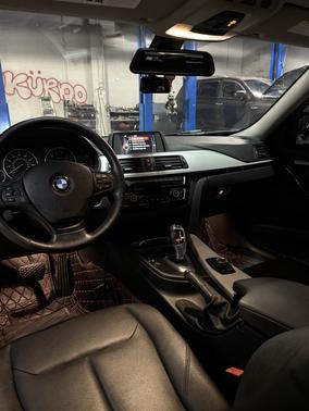 White 2016 BMW 320 i xDrive