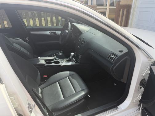 White 2010 Mercedes-Benz C-Class C 300