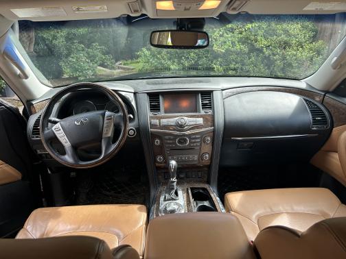 2016 INFINITI QX80 Base