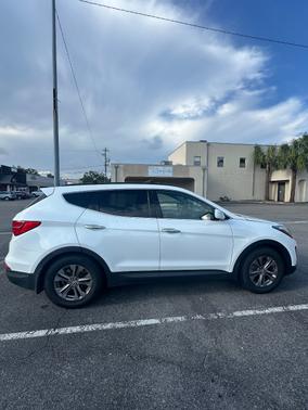 White 2014 Hyundai Santa Fe Sport 2.4L