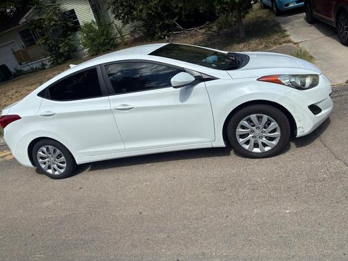 White 2013 Hyundai ELANTRA GLS