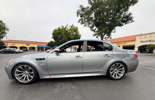 2006 BMW M5 Base