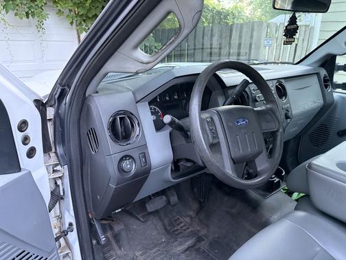 White 2012 Ford F-250 XL