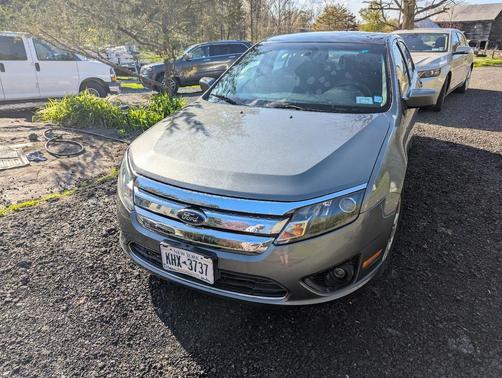 Gray 2012 Ford Fusion SE