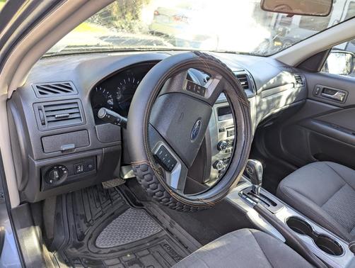 Gray 2012 Ford Fusion SE
