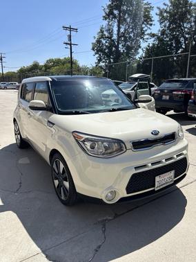 White 2016 Kia Soul !