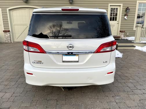 Photo 4 of 16 of 2014 Nissan Quest LE