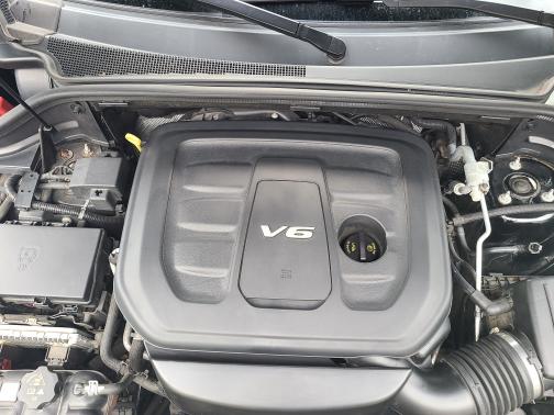 Black 2017 Jeep Grand Cherokee Altitude