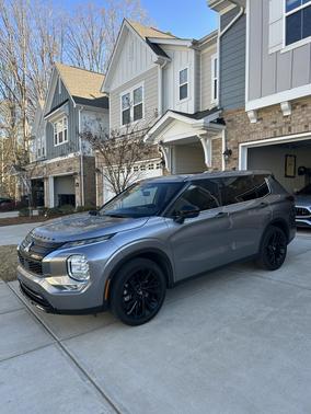 2022 Mitsubishi Outlander Black Edition