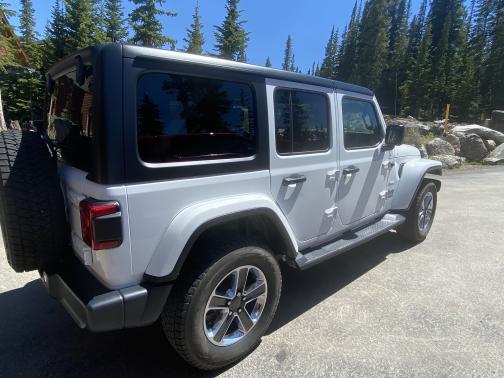 Photo 5 of 20 of 2019 Jeep Wrangler Unlimited Sahara