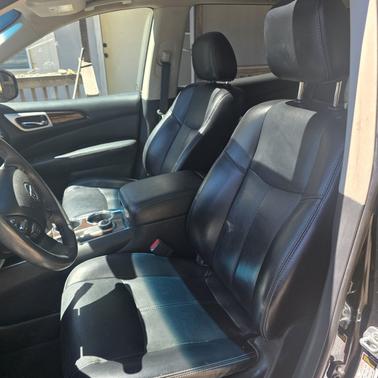Black 2015 Nissan Pathfinder SL