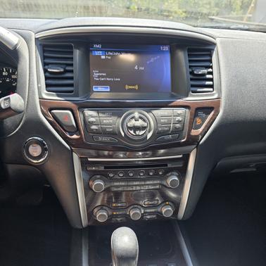 Black 2015 Nissan Pathfinder SL