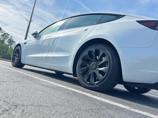 2023 Tesla Model 3 Base