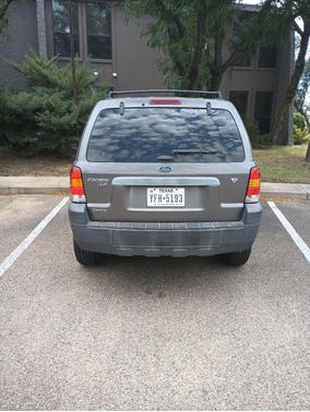 Gray 2005 Ford Escape XLT