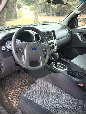 Gray 2005 Ford Escape XLT