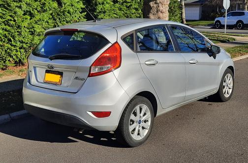 Silver 2012 Ford Fiesta SE