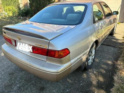 Beige 2000 Toyota Camry LE