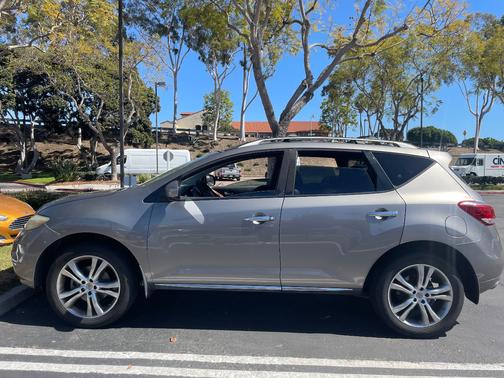 Silver 2011 Nissan Murano LE