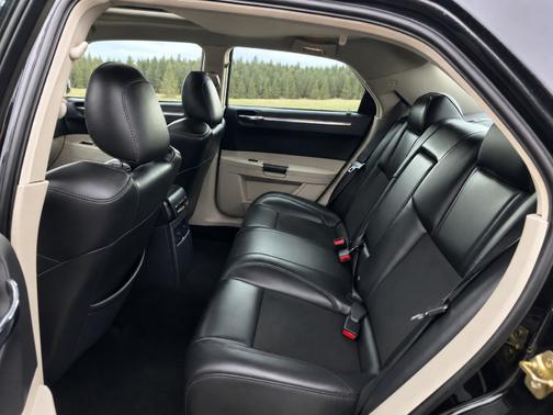 Black 2006 Chrysler 300C SRT8