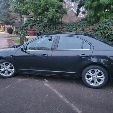 Black 2012 Ford Fusion SE