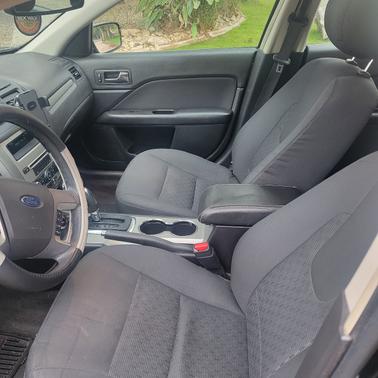 Black 2012 Ford Fusion SE