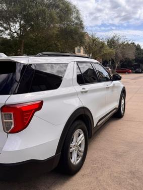White 2020 Ford Explorer XLT