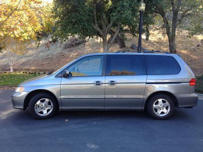 Green 2000 Honda Odyssey EX