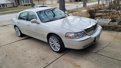 2006 Lincoln Town Car Signature