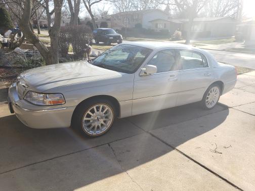 2006 Lincoln Town Car Signature