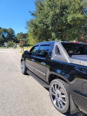 Black 2010 Chevrolet Avalanche 1500 LTZ