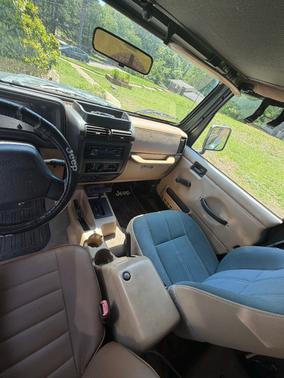 Green 1999 Jeep Wrangler Sahara