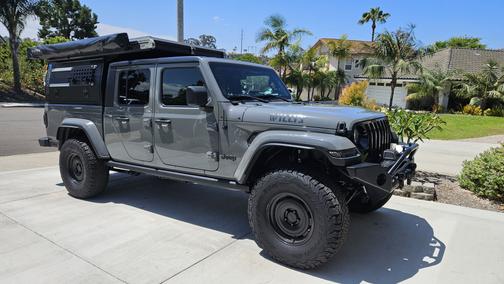 2021 Jeep Gladiator Willys