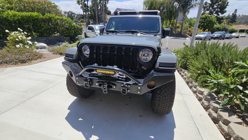 2021 Jeep Gladiator Willys