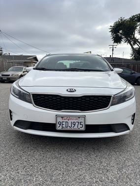 White 2017 Kia Forte LX