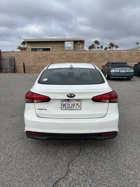 White 2017 Kia Forte LX