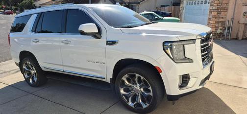 White 2022 GMC Yukon SLT