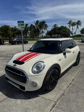 White 2014 MINI Hardtop Cooper