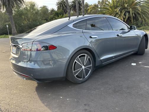 2013 Tesla Model S Performance