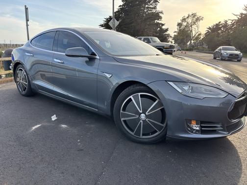 2013 Tesla Model S Performance